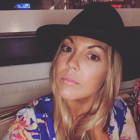 Meet your Posher, Ashley - Picture 3 of 4